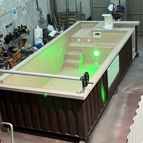 Container de 20 de picioare transformat în piscină