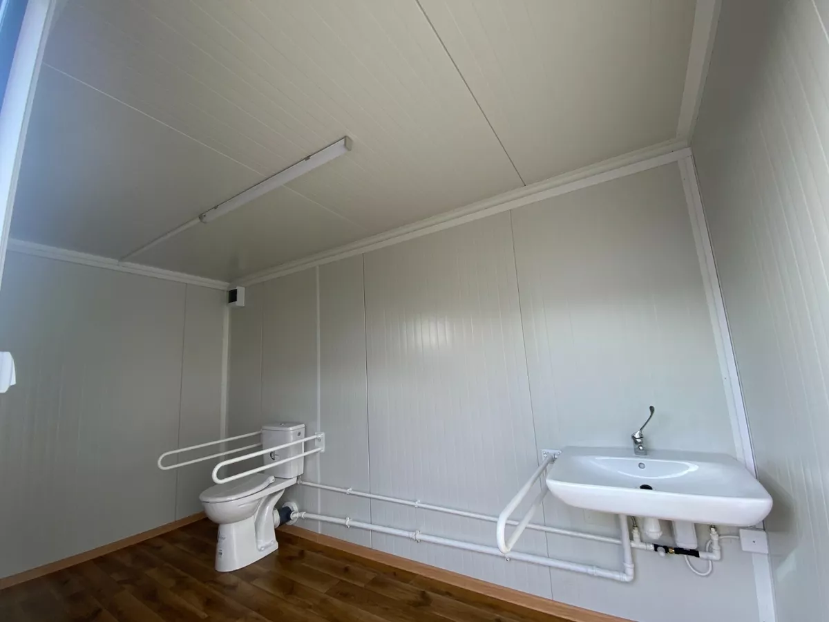Container sanitar pentru persoane cu mobilitate redusă – WC cu rampă - imagine 5